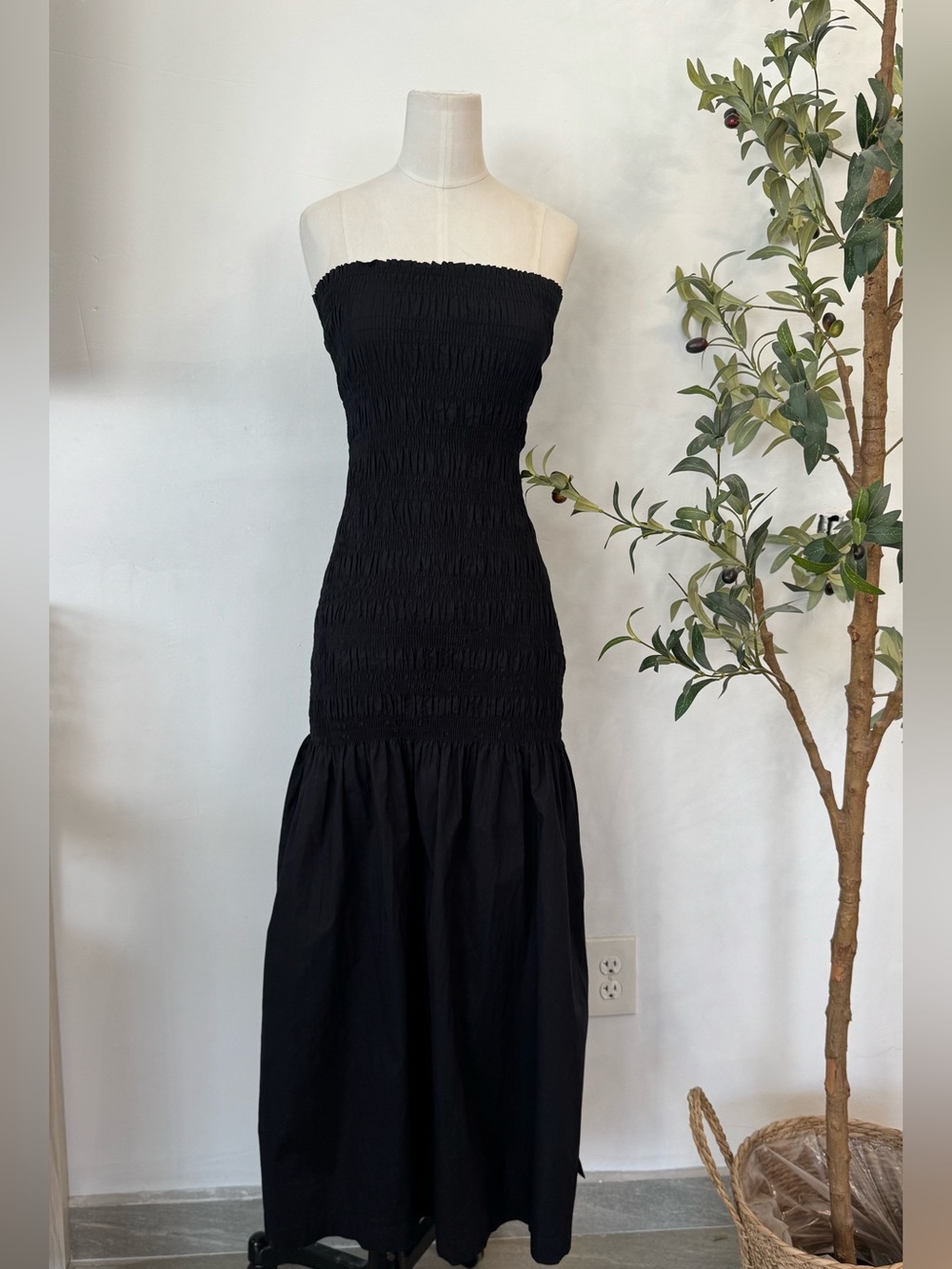 The Garment Black Smocked Strapless Midi Dress 6 Small Minimalist Luxury